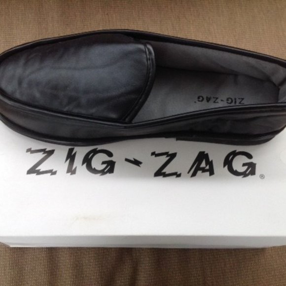 CLOSE OUT! BLACK LEATHER LINED SLIPPERS Zig Zag - Picture 4 of 6